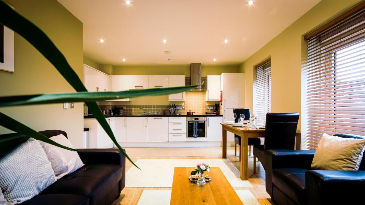 Superb City Center 1 Or 2 Bedroom Apts King Bed Southampton Exterior photo