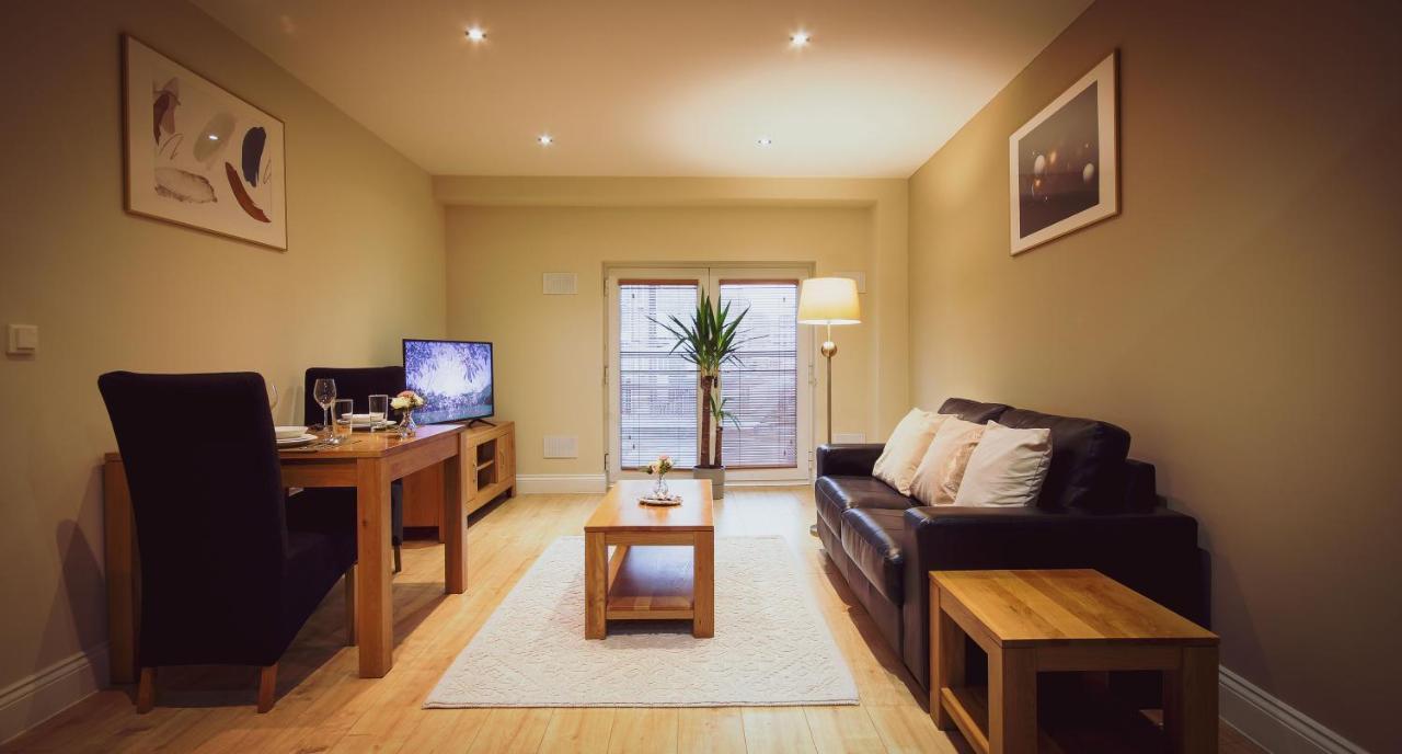 Superb City Center 1 Or 2 Bedroom Apts King Bed Southampton Exterior photo