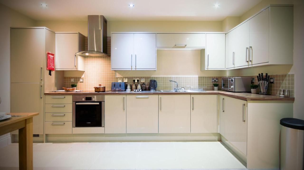 Superb City Center 1 Or 2 Bedroom Apts King Bed Southampton Exterior photo