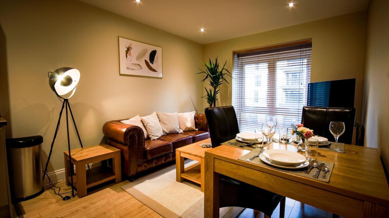 Superb City Center 1 Or 2 Bedroom Apts King Bed Southampton Exterior photo